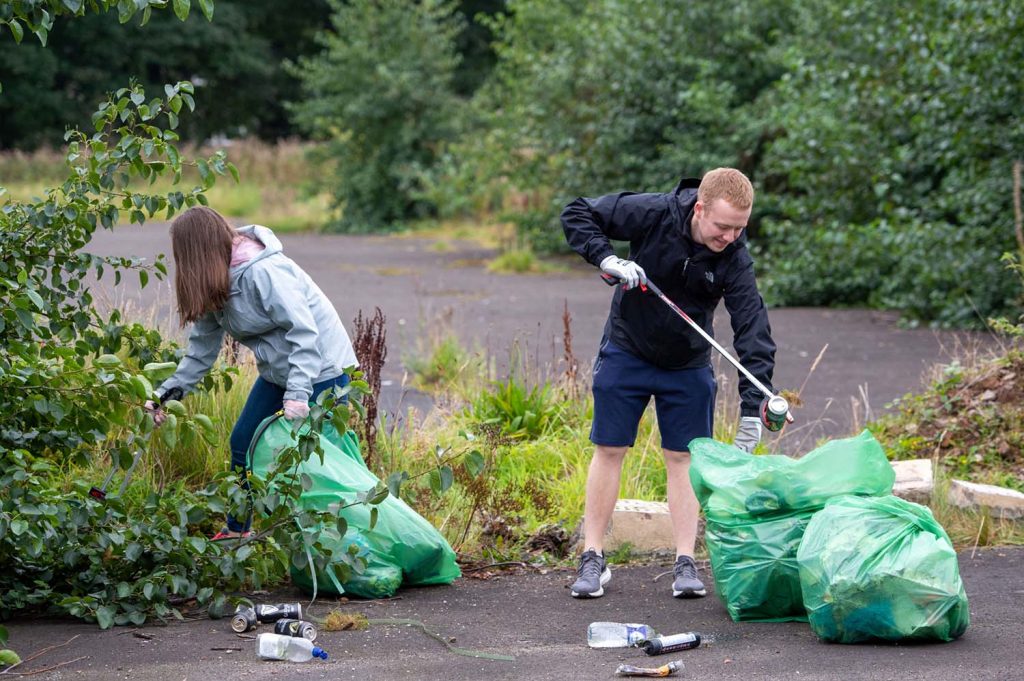 Team Up to Clean up volunteers in Renfrew