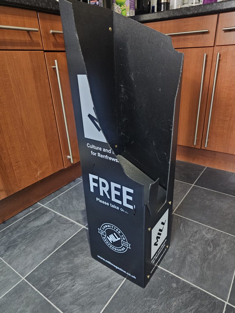 UK POS Magazine Stand